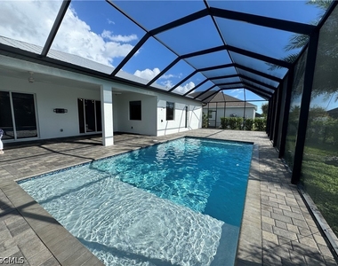 1120 Nw 42nd Place - Photo Thumbnail 8