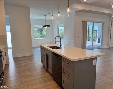 1120 Nw 42nd Place - Photo Thumbnail 1