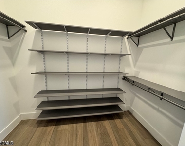 1120 Nw 42nd Place - Photo Thumbnail 16