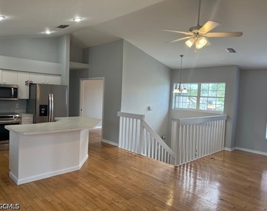 18397 Sunflower Road - Photo Thumbnail 3