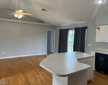 18397 Sunflower Road - Photo Thumbnail 2