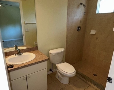 505/507 E 12th Street - Photo Thumbnail 8