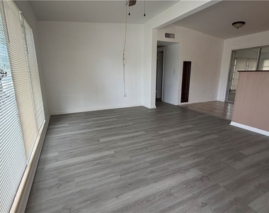 2305 Elkcam Boulevard - Photo Thumbnail 2