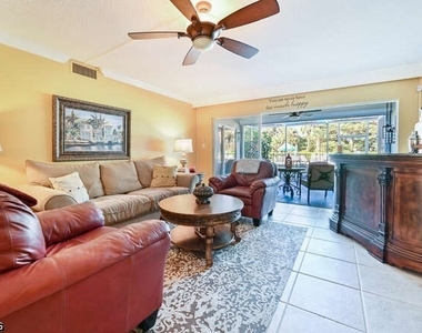 215 Cypress Way E - Photo Thumbnail 3
