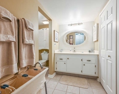 215 Cypress Way E - Photo Thumbnail 9