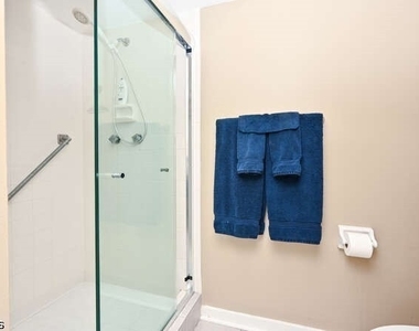 215 Cypress Way E - Photo Thumbnail 8