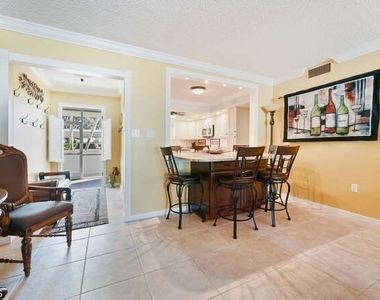 215 Cypress Way E - Photo Thumbnail 5