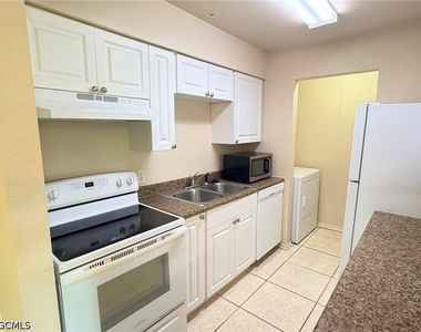 2937 Winkler Avenue - Photo Thumbnail 2