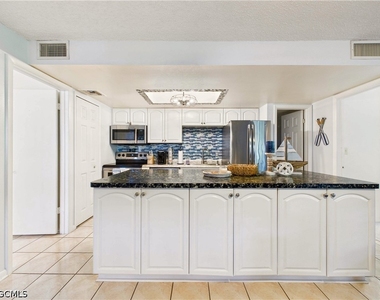 232 Palm Drive - Photo Thumbnail 5