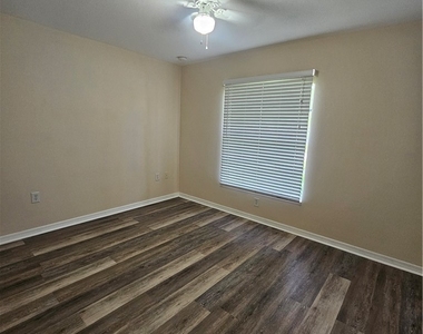 1116 Irving Avenue - Photo Thumbnail 9