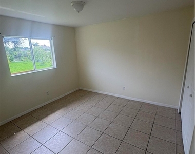 2202 Ne 6th Street - Photo Thumbnail 4