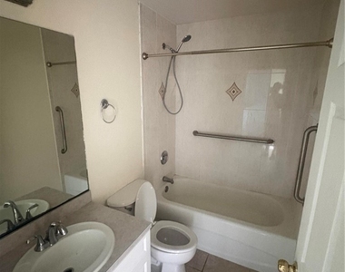 2202 Ne 6th Street - Photo Thumbnail 8