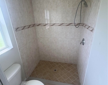 2202 Ne 6th Street - Photo Thumbnail 9