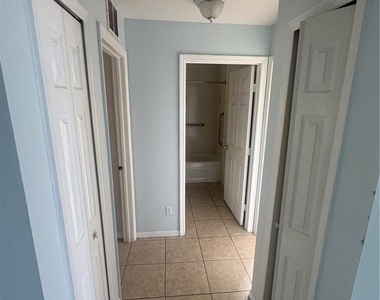 2202 Ne 6th Street - Photo Thumbnail 6