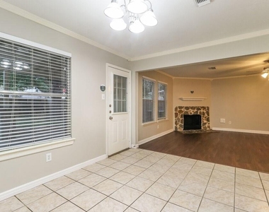 11710 Sandy Stream Drive - Photo Thumbnail 4