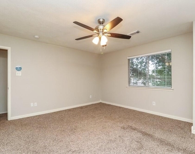 11710 Sandy Stream Drive - Photo Thumbnail 8