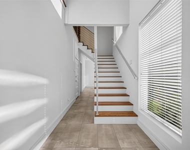 1317 Lakin Street - Photo Thumbnail 9