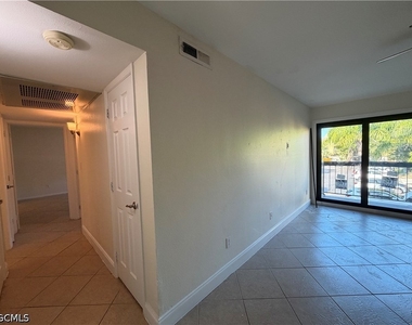 2925 Winkler Avenue - Photo Thumbnail 7