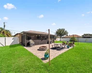 522 Ne Van Loon Lane - Photo Thumbnail 39