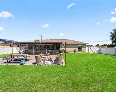 522 Ne Van Loon Lane - Photo Thumbnail 40