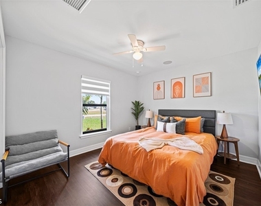 522 Ne Van Loon Lane - Photo Thumbnail 18