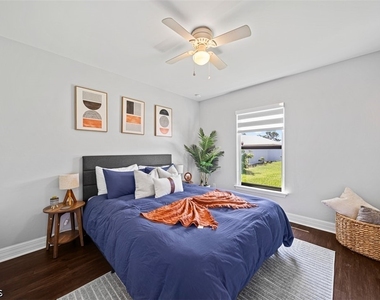 522 Ne Van Loon Lane - Photo Thumbnail 17