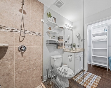522 Ne Van Loon Lane - Photo Thumbnail 3