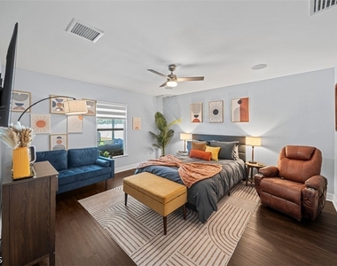 522 Ne Van Loon Lane - Photo Thumbnail 10