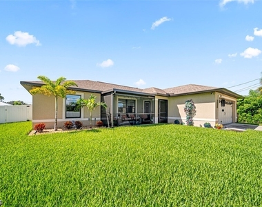 522 Ne Van Loon Lane - Photo Thumbnail 38
