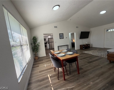 2811 Se 15th Place - Photo Thumbnail 15