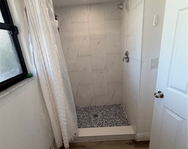 2811 Se 15th Place - Photo Thumbnail 12