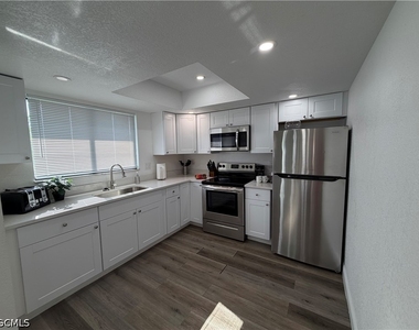 2811 Se 15th Place - Photo Thumbnail 17