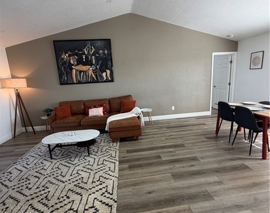 2811 Se 15th Place - Photo Thumbnail 3