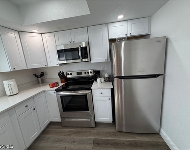 2811 Se 15th Place - Photo Thumbnail 18
