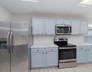 20418 Hidden Point Lane - Photo Thumbnail 12