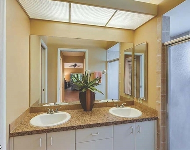 13260 Greywood Circle - Photo Thumbnail 9