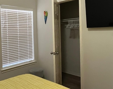 4610 Early Autumn Court - Photo Thumbnail 8