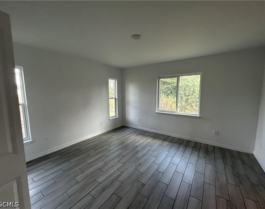 4740 13th Street Sw - Photo Thumbnail 4