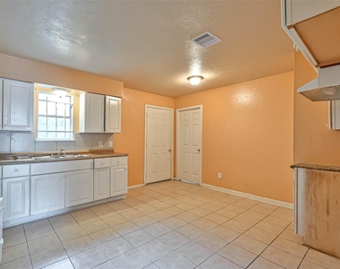 4307 Akard Street - Photo Thumbnail 21