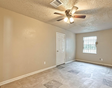 4307 Akard Street - Photo Thumbnail 16