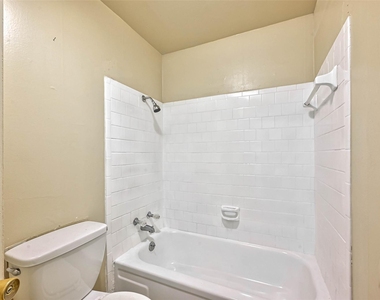 4307 Akard Street - Photo Thumbnail 14
