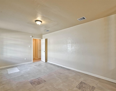 4307 Akard Street - Photo Thumbnail 10