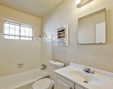 4307 Akard Street - Photo Thumbnail 11