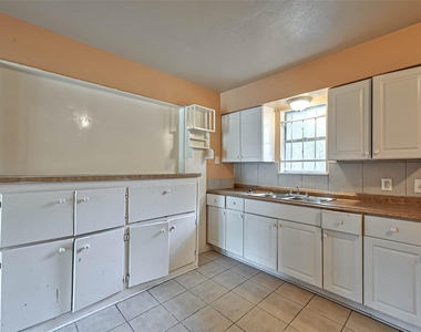 4307 Akard Street - Photo Thumbnail 22