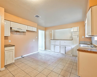 4307 Akard Street - Photo Thumbnail 19
