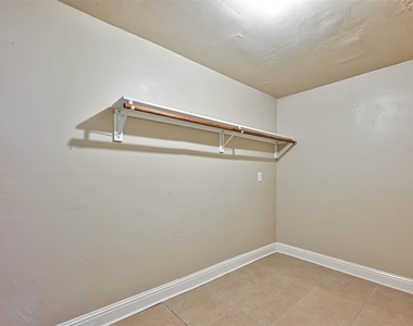 4307 Akard Street - Photo Thumbnail 17