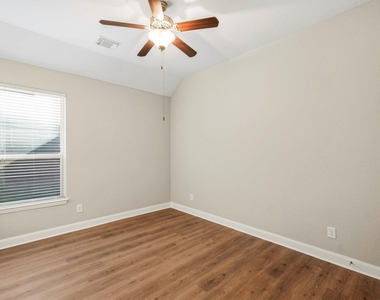 3223 Karleigh Way - Photo Thumbnail 20