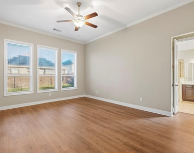 3223 Karleigh Way - Photo Thumbnail 11