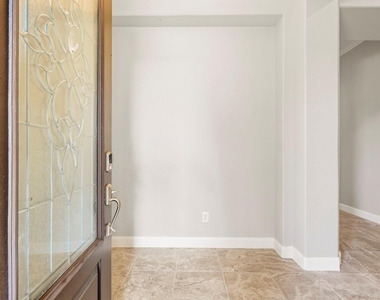 3223 Karleigh Way - Photo Thumbnail 4