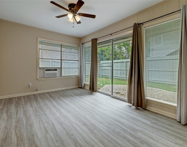 5411 Evergreen Street - Photo Thumbnail 3